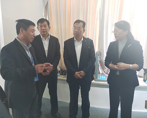 山东省枣庄市委常委 峄城区委书记于玉一行参观jiabo.com公司展示厅(2019)